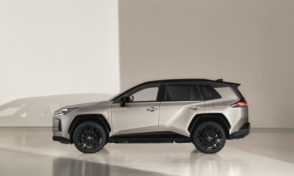 Кому в першу чергу варто звернути увагу на Toyota RAV4