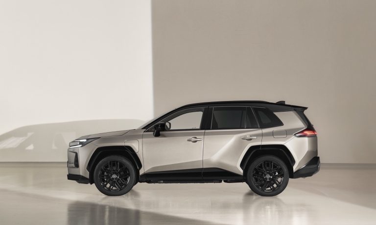 Кому в першу чергу варто звернути увагу на Toyota RAV4
